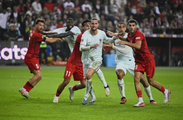 France Held 0-0 by Turkey at Half-Time in Zidane’s First Match