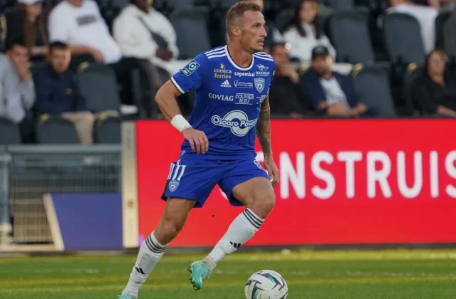 Liam Rosenior Hits Back at Strasbourg Fans After Paris FC Win