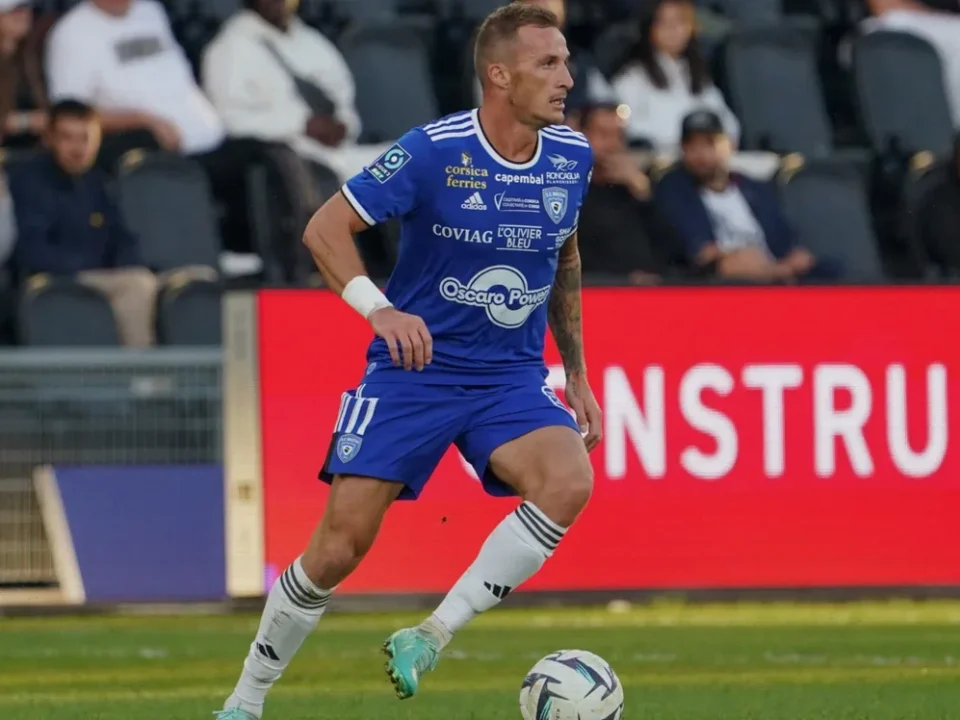 Liam Rosenior Hits Back at Strasbourg Fans After Paris FC Win