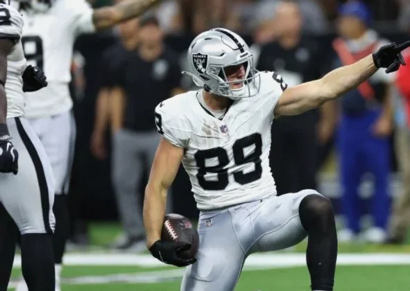 Brock Bowers Posts 116 Yards in Raiders Debut After Knee Surgery