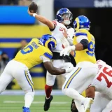 Matthew Stafford, Rams rebound by routing Giants 28-6
