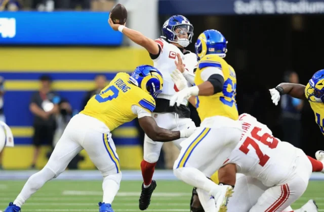 Matthew Stafford, Rams rebound by routing Giants 28-6