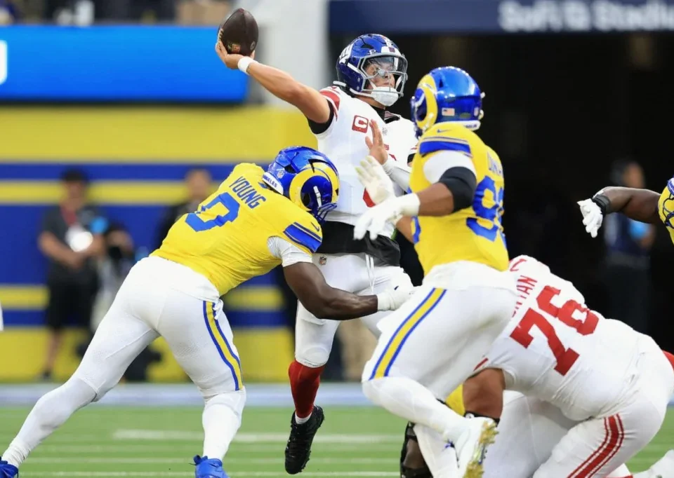 Matthew Stafford, Rams rebound by routing Giants 28-6