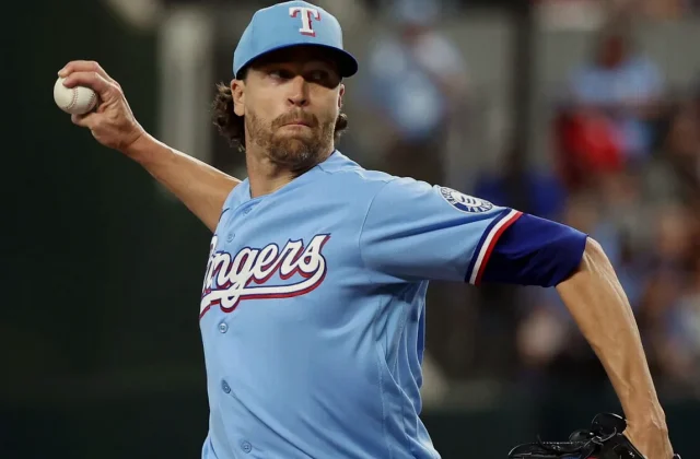 Blue Jays Rout Rangers 7-2 as Texas Clings to AL West Lead