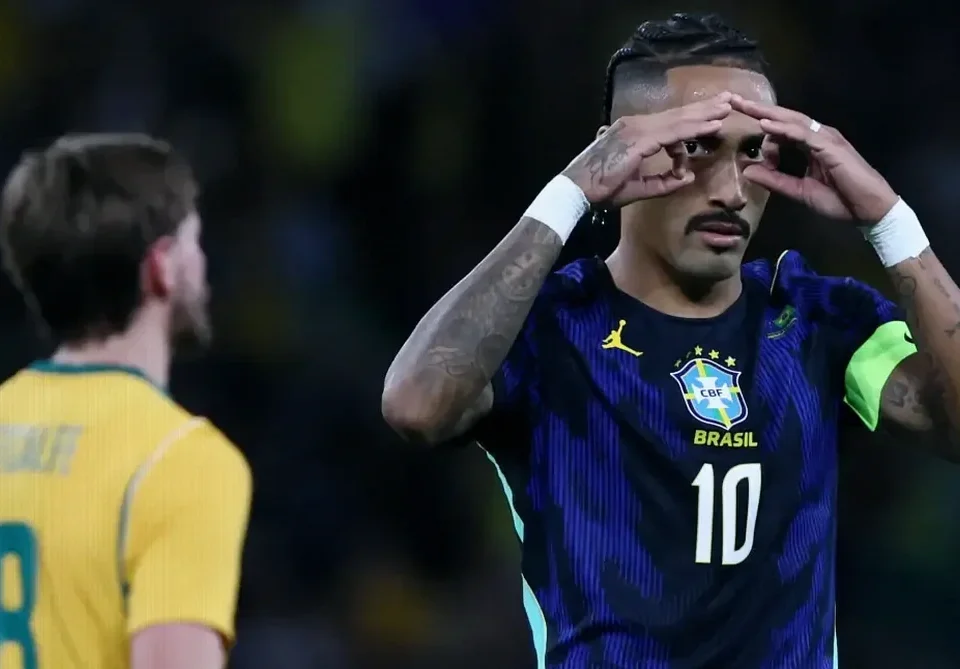 Raphinha Leaves Brazil Squad Early After Right Leg Swelling
