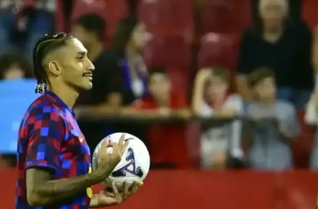 Raphinha Emerges as Barcelona’s New No. 9 Under Hansi Flick