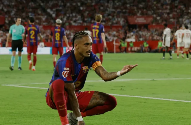 Raphinha’s Perfect Hat-Trick Fires Barcelona to 3-1 Sevilla Win