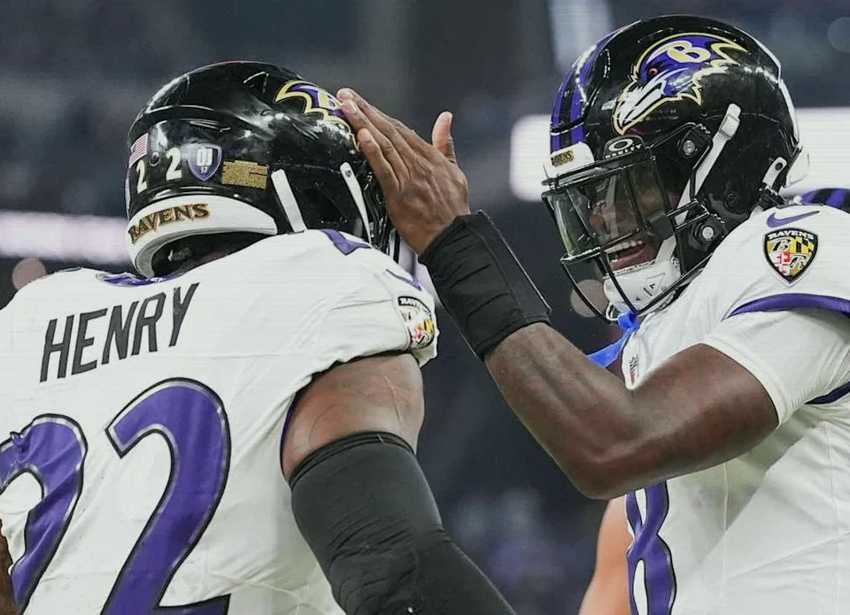 Derrick Henry Scores Three TDs as Ravens Beat Colts in Opener
