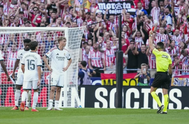 Dean Huijsen Sent Off as Atlético Madrid Take Derby Control