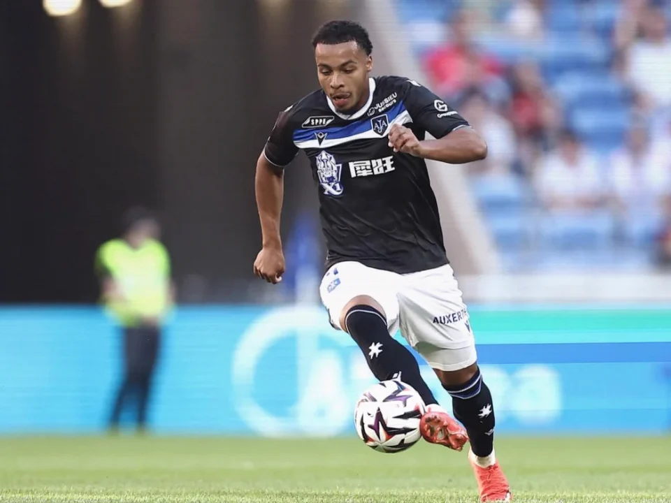 Cameron Archer’s Fast Start Boosts Auxerre Ahead of Brest Test