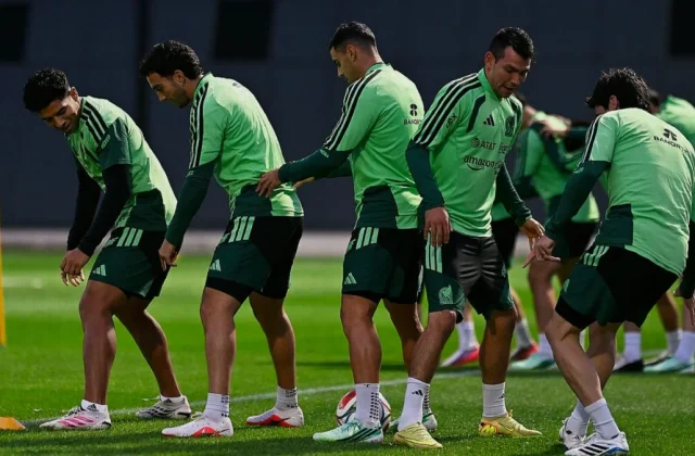 Luis Romo’s Training Tackle Brings Laughter to Mexico Camp