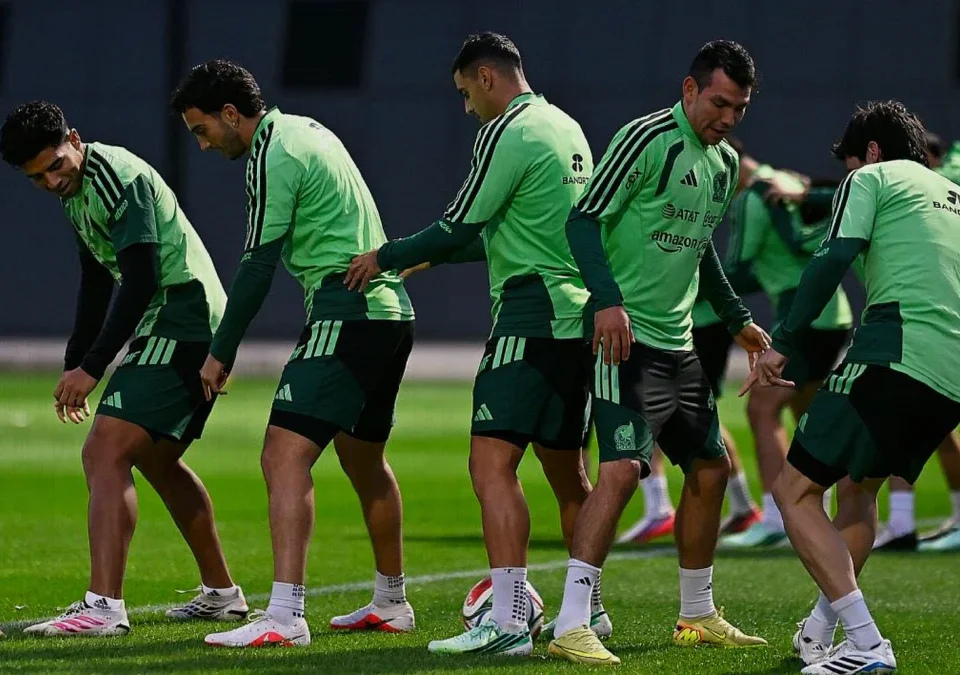 Luis Romo’s Training Tackle Brings Laughter to Mexico Camp