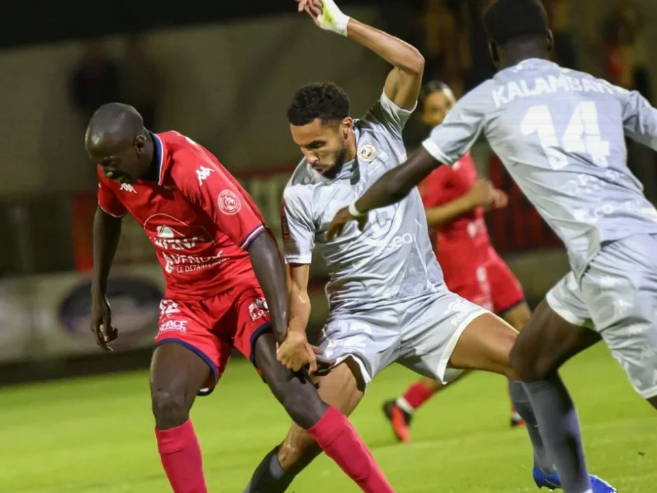 La Roche-sur-Yon Go Top of Ligue 3 After Late Thionville Comeback