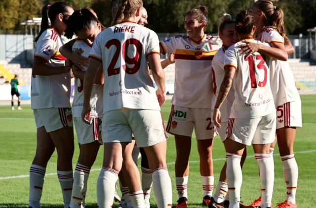 Roma Trail Barcelona by Two at Half-Time in Women’s Champions League
