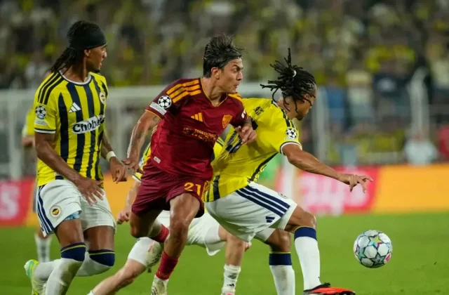 Fenerbahçe Fight Back to Draw With Roma in Champions League Return