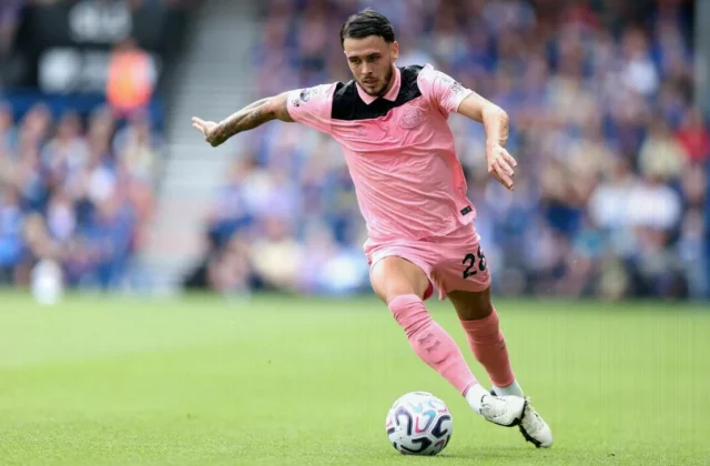 Enzo Le Fée Commits to Sunderland Until 2031