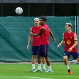 Barcelona’s Free-Scoring Start Faces Sevilla Test at Sánchez-Pizjuán