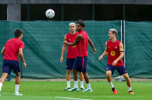 Barcelona’s Free-Scoring Start Faces Sevilla Test at Sánchez-Pizjuán