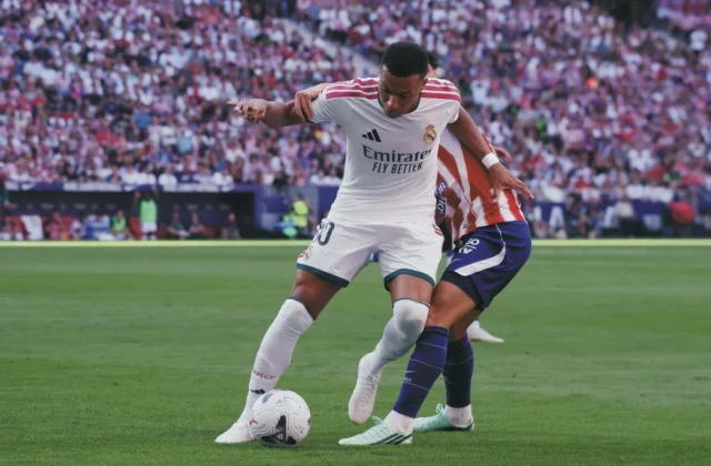 Mbappé’s Boot Supplier Switch Raises Comfort Questions in French Football