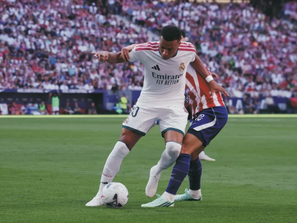 Mbappé’s Boot Supplier Switch Raises Comfort Questions in French Football