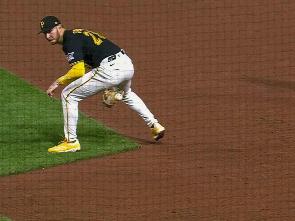 Ryan O’Hearn’s Between-the-Legs Flip Retires Massey at First