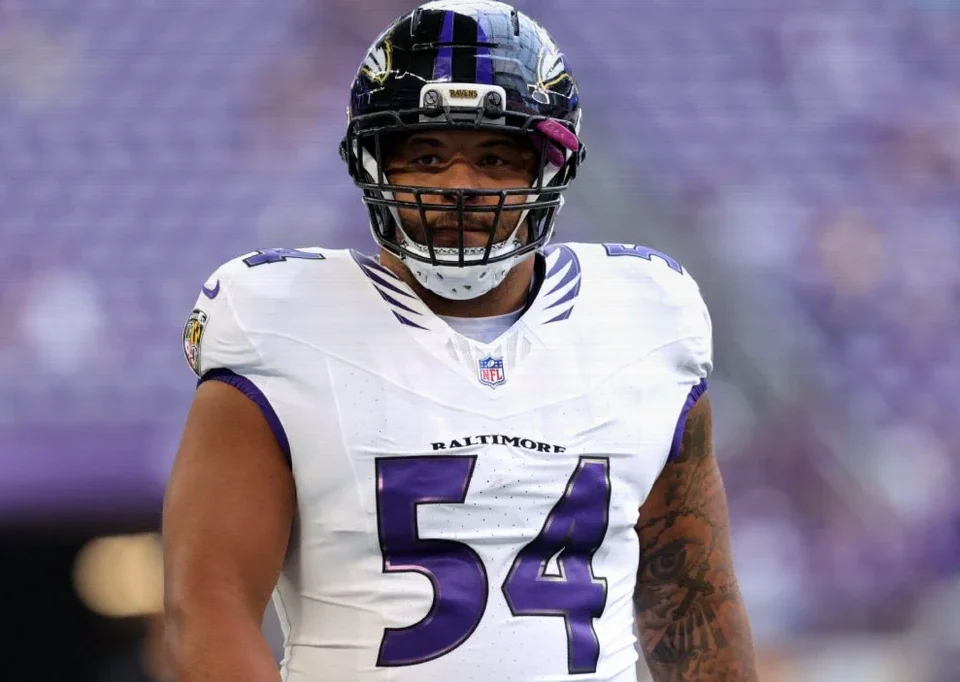 Ravens Center Jovaughn Gwyn Expected to Miss 8-12 Weeks with Fibula Fracture