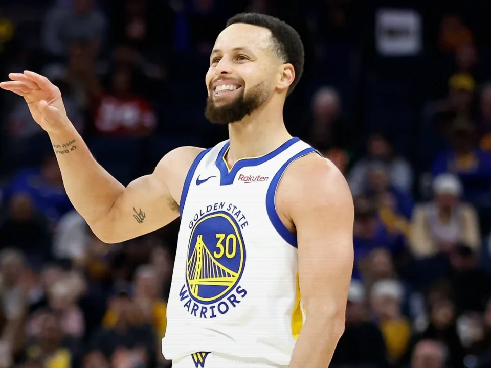 Stephen Curry, Warriors Finalize Reported $116M Two-Year Extension