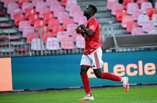 Pathé Mboup’s Stunning Volley Lights Up Brest’s Trip to Auxerre