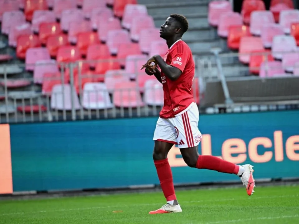 Pathé Mboup’s Stunning Volley Lights Up Brest’s Trip to Auxerre