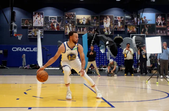 Warriors Open Camp With Porziņģis Out, Butler and Moody Rehabbing
