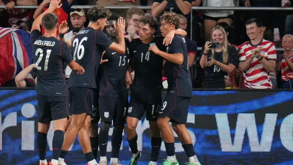 United States Beat Chile 4-2 Ahead of Mexico Showdown