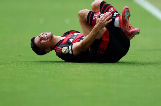 Flamengo Defender Ruled Out of Libertadores Semi-Final Against Estudiantes