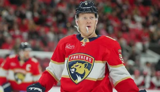 NHL Season Opens With Tkachuk Reunion, McDavid Future in Focus