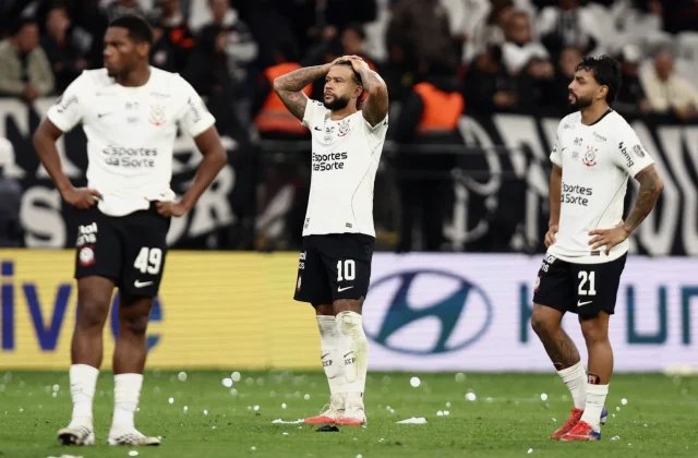 Memphis Depay Contract Saga Costs Corinthians Millions
