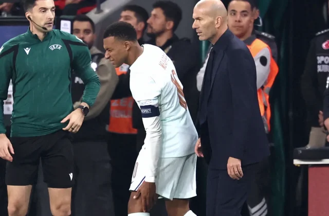 Mbappé Scores but Suffers Knee Injury in France Win Over Turkey