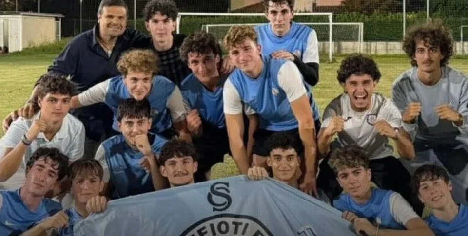 Former Pupils Honour Napoli Fan Teacher with Saffioti FC