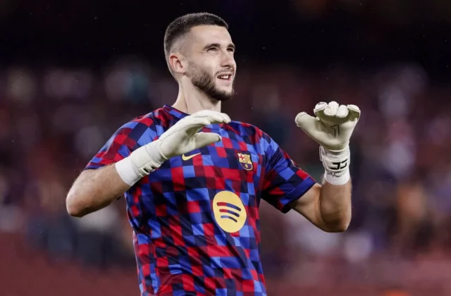 Joan Garcia Suffers Minor Knee Issue After Barcelona’s 7-2 Win