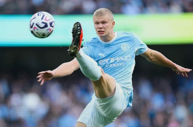 Premier League Live: Manchester United, Manchester City and Rivals