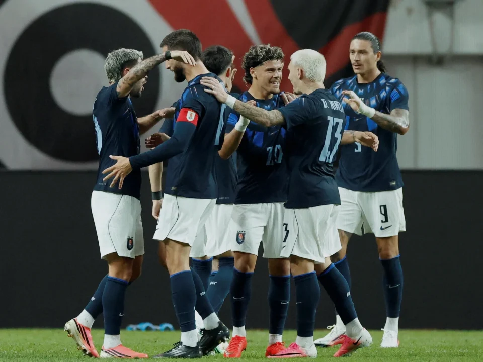 Uruguay Beat Ecuador in South Korea as De Arrascaeta Suffers Injury