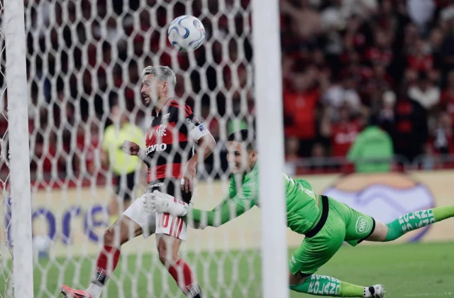 Aldair Quintana Error Sends Flamengo Through in Copa Libertadores