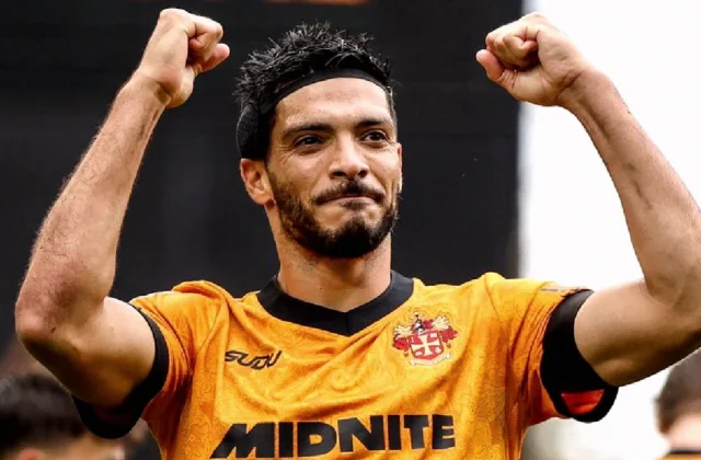 Raúl Jiménez Attends Wolves Win Over West Brom on Crutches
