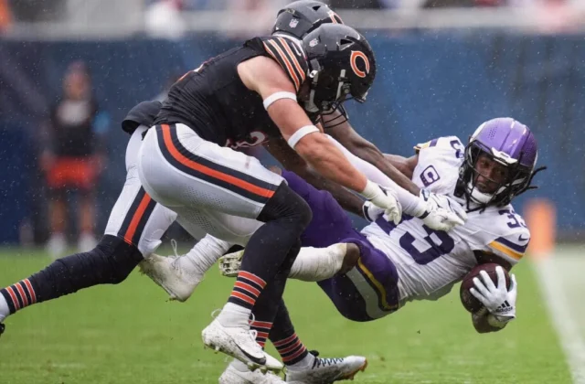 Aaron Jones Cleared to Start for Vikings Against Buccaneers