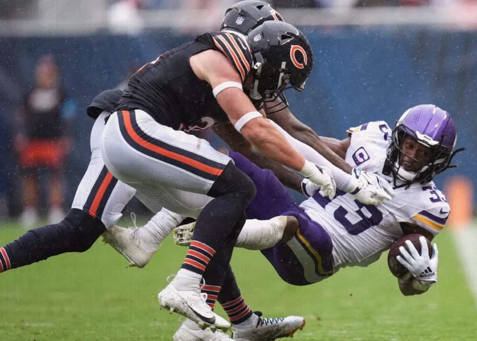 Aaron Jones Cleared to Start for Vikings Against Buccaneers