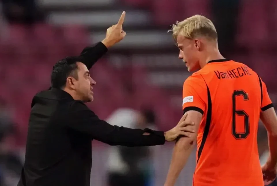 Van Hecke Injury Adds to Xavi’s Netherlands Selection Woes