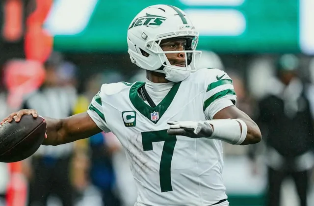 Week 3 Fantasy Targets as Injuries Cloud Caleb Williams, Jayden Daniels