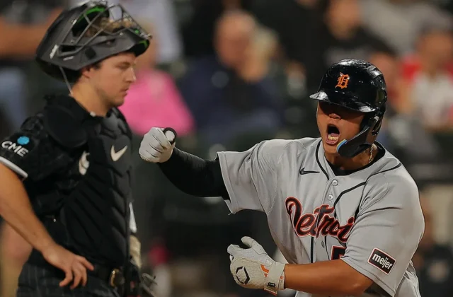 Tigers Rally From Six Down to Stun White Sox 11-8 in AL Central Race