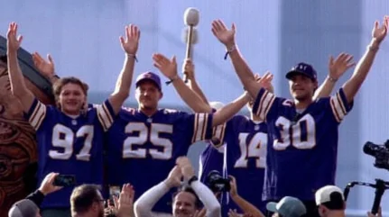 Wild Stars Lead Skol Clap Before Vikings’ Win Over Packers