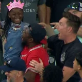 Eugenio Suárez’s 350th Homer Lands in Birthday Girl’s Hands