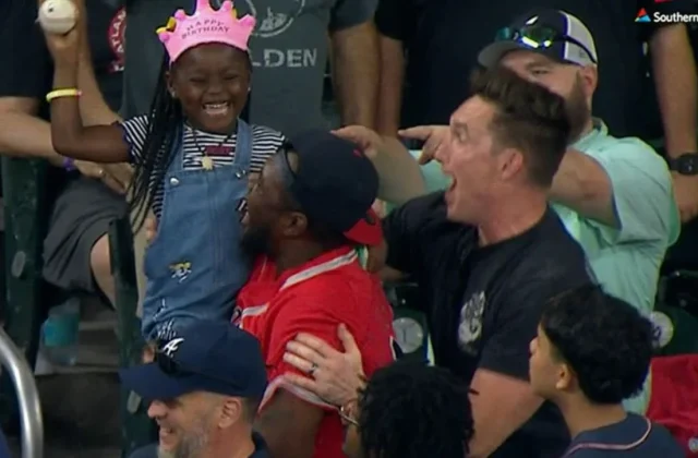 Eugenio Suárez’s 350th Homer Lands in Birthday Girl’s Hands