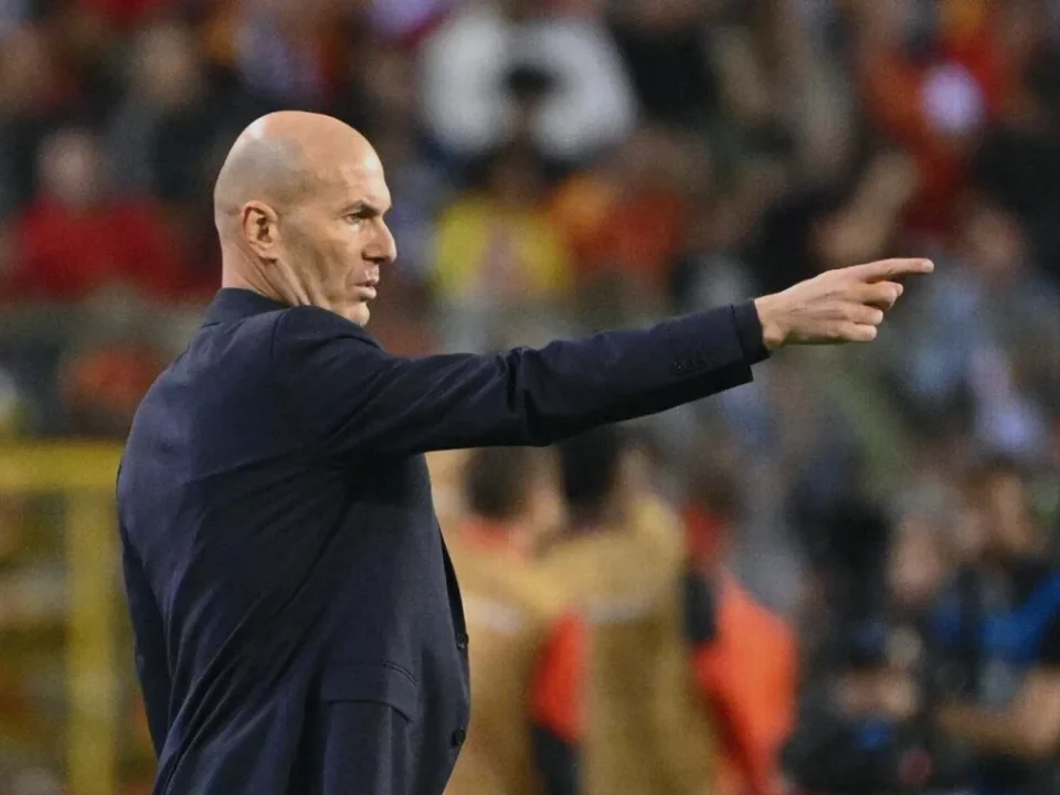 Zidane’s Touchline Sprint Celebrates Michael Olise’s Winner for France